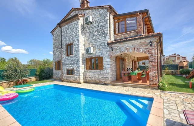 Cozy home in Svetvincenat