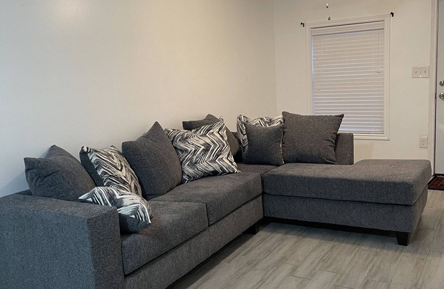 Cozy Home located in a historical neighborhood