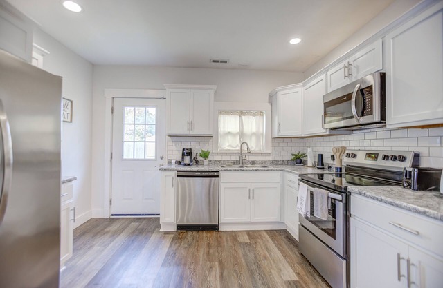 Cozy Home minutes away from downtown Indy