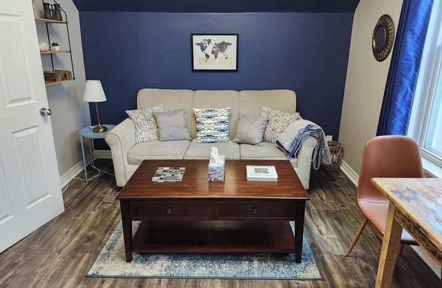Cozy home near downtown, beaches, parks, Lake Huron and the St. Clair River
