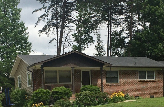 Cozy Home near Lake Norman with Nearby Pond