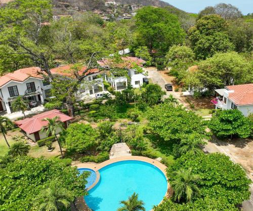 Cozy home near the beach in Playa Hermosa