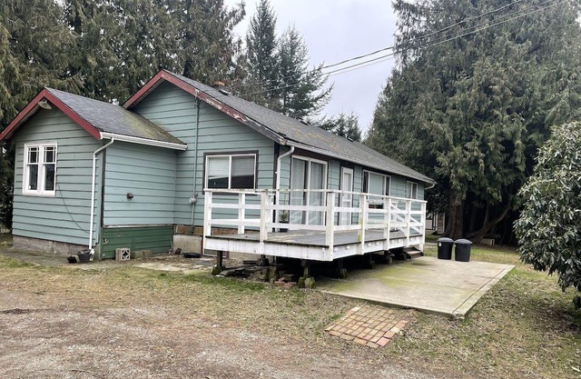 Cozy Home on a Beautiful, 2 Acre, Rustic Farm
