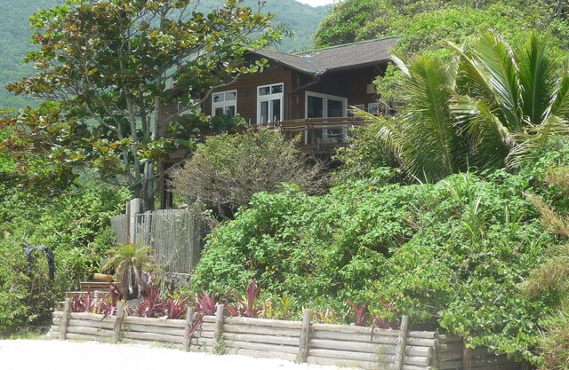 Cozy home on the beach sand with wonderful views and fully equipped