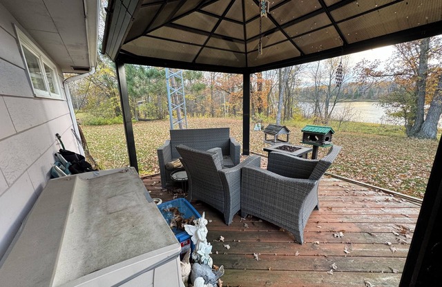 Cozy Home On The Rainy River, Ontario