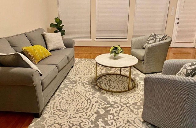 Cozy Home, Quiet Neighborhood, Close to Sugarland, only 23 minutes to Downtown