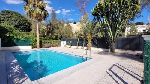"COZY HOME", TERRACE, PARKING and POOL