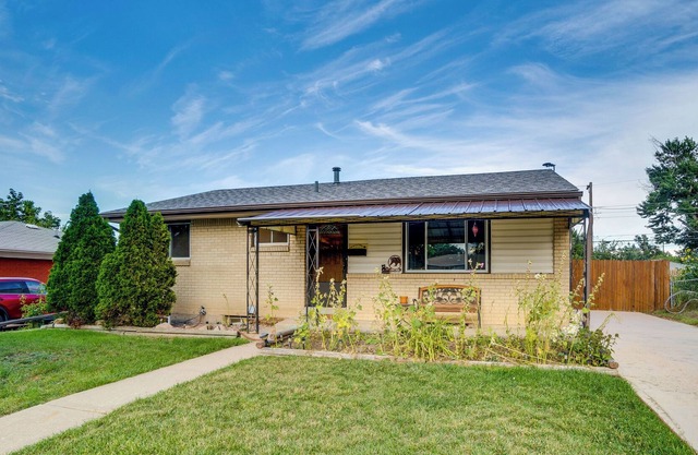 Cozy Home w/ Yard, Patio, 8 Mi to Downtown Denver!