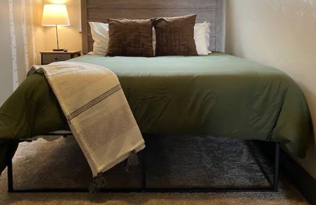 Cozy Home with Amazing Views