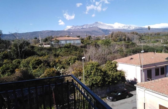 Cozy home with Etna view and beach nearby