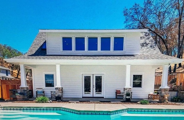 Cozy Home with Pool - 5 minutes from Lake Berreyssa