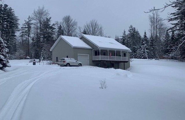 Cozy house 30 min to Stowe, 30 min to Smugglers Notch, 30 min to Jay Peak
