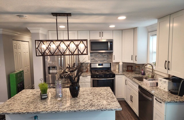 Cozy house located 20 minutes from National Harbor, MGM, Old Town Alex.Va