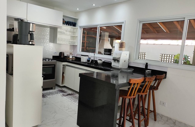 Cozy house on Enseada Beach in Ubatuba, and accepts your Pet.