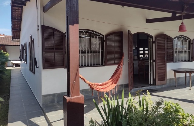 Cozy house with 3 bedrooms 600m from Indaiá beach, Bertioga