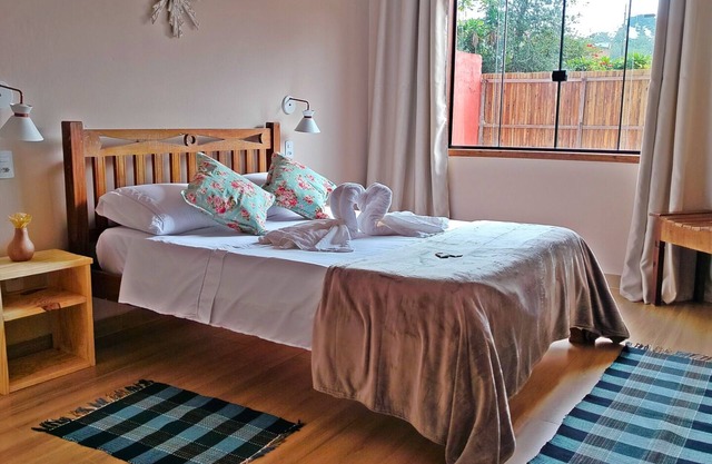 Cozy house with balcony and view, 15 min walk from Tiradentes Historic Center