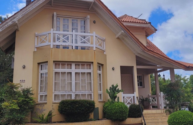Cozy house with 4 bedrooms close to the center of Gramado.