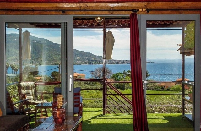 Cozy House with Amazing Panoramic View and Unique Outdoor!