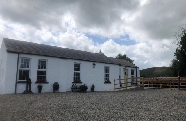 Cozy Irish Cottage situated in the heart of Slieve Gullion w/hot tub & fire pit.