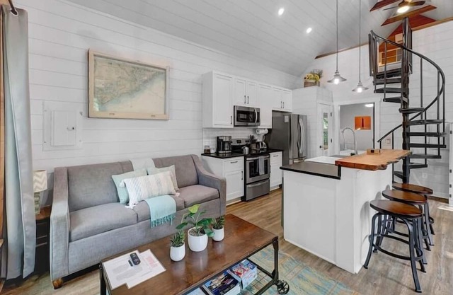 Cozy Island Cottage S