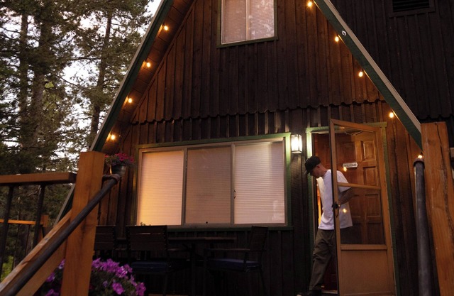 Cozy Island Park Cabin- Patio, Firepit & Scenic Wildlife