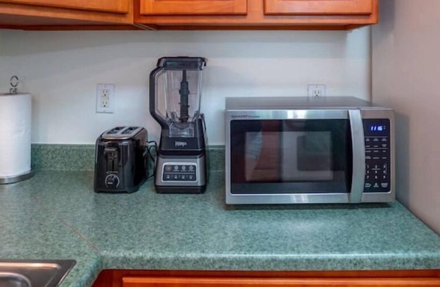 Cozy King Bed Private Loft, 15 minutes to DT Asheville, Pet Friendly