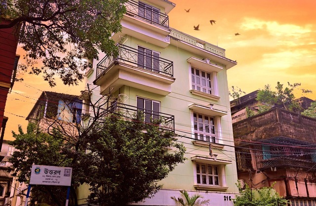 "Cozy Kolkata Getaway in Bhowanipore Near Victoria Memorial & Park Street"