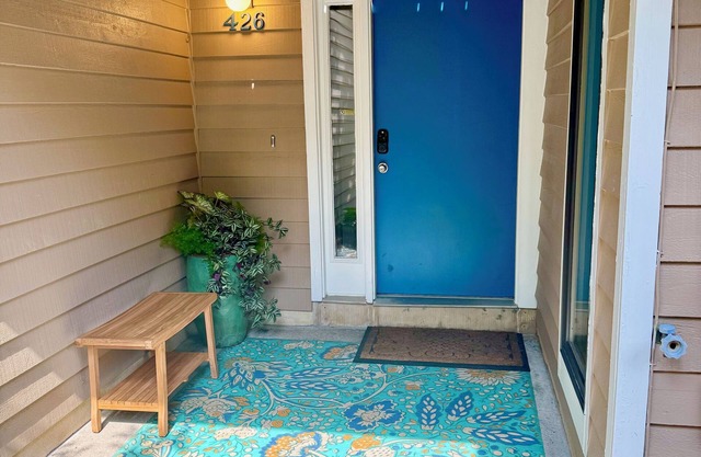 Cozy Lake-View Retreat Near Beach, Trails and Bay between Rehoboth and Dewey