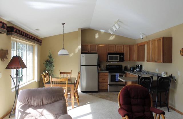 Cozy Lakeview Retreat - Unit 203 at Wild Eagle Lodge, Eagle River, WI