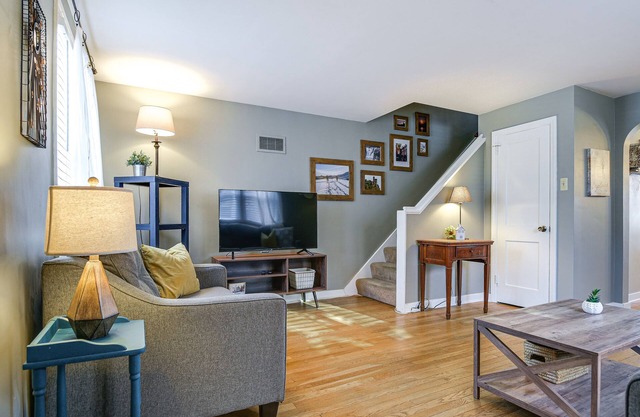 Cozy Lancaster Getaway ~ 8 Mi to The Amish Village