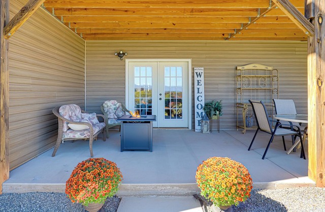 Cozy Leicester Studio, 11 Mi to Downtown Asheville