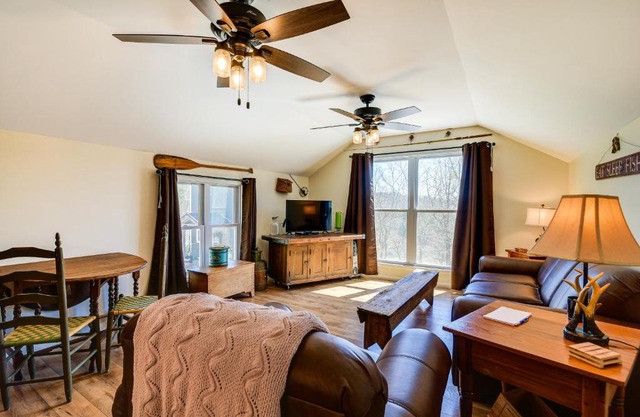 Cozy Lewisburg Getaway with Deck and Lake Access!