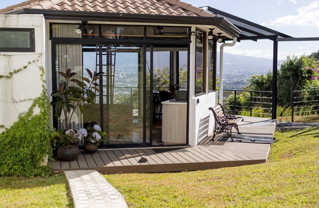 Cozy Loft with big terras having a spectaculair view of San Jose
