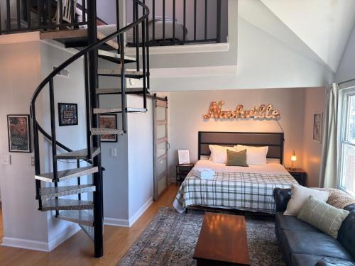 Cozy Loft - Walk to Broadway - Free Gated Parking