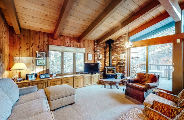 Cozy Mammoth Lakes Retreat