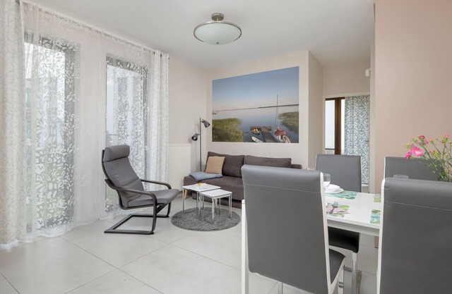 Cozy MiAMar apartment for 6 people