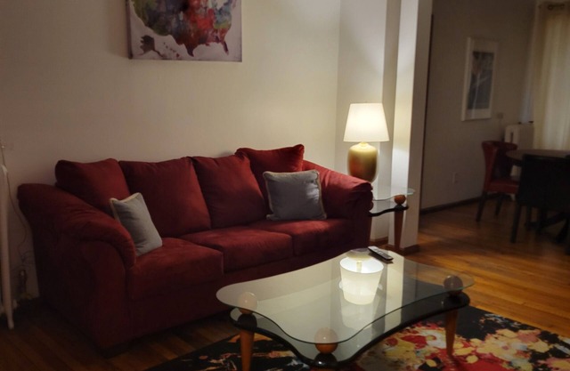 Cozy Midtown Apartment with Private Patio n