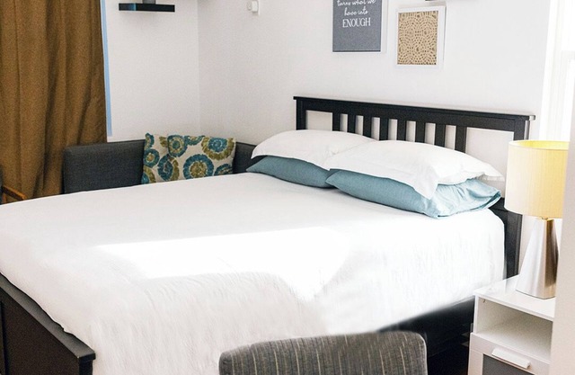 Cozy Mira Mesa Guest Unit w Private Entrance, Kitchenette & Bath