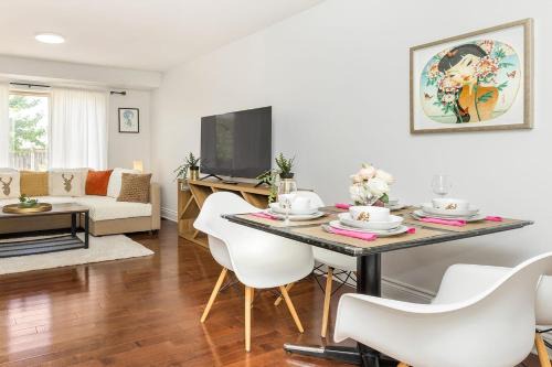 Cozy Modern 4BR Home with Sunny Patio