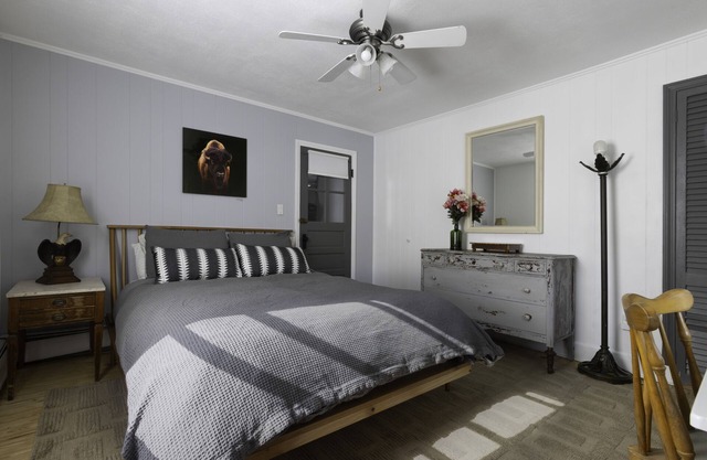 Cozy Modern Farmhouse Private 2 Bdrm Apartment