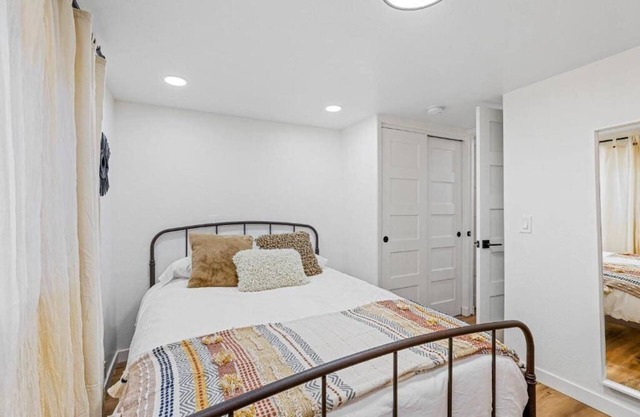 Cozy modern Sedona Cottage! With Hot Tub!