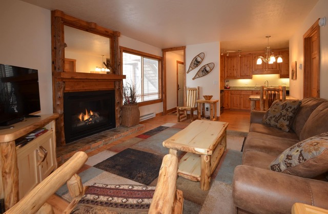 Cozy Moose-theme Ski Condo in The Canyons Village of Park City close to Slopes!