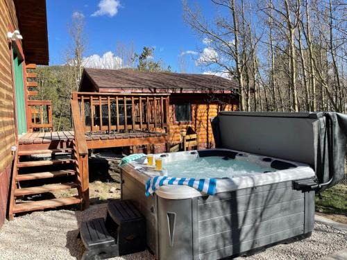 Cozy Mountain Cabin W Hot Tub Breathtaking Views
