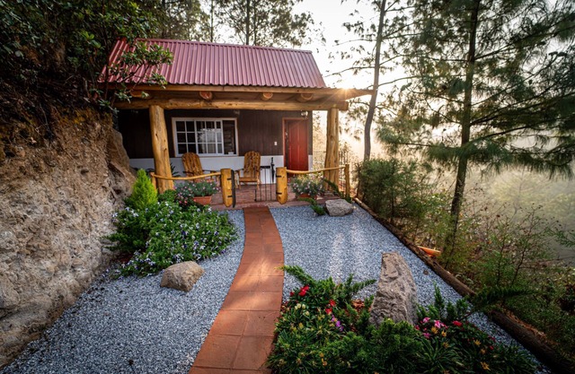 Cozy mountain Cabin with great views. Finca Chuchiyá