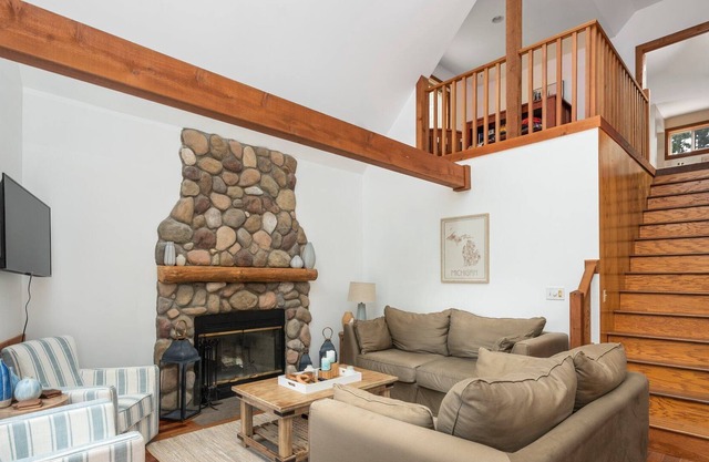 Cozy, Nature perfect retreat, family or group get togethers!