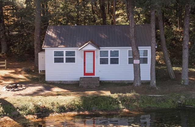 Cozy new cabin on Lac Courte Oreilles!