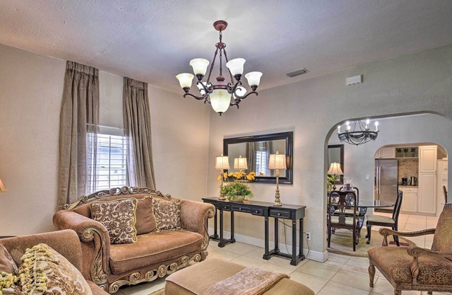 Cozy New Smyrna Beach Home: 3 Mi to Beach + Parks!
