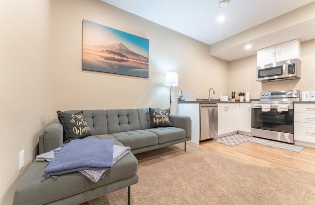 Cozy newly built basement apartment in Sherwood