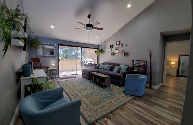 Cozy Newly Remodeled UCSD/La Jolla Condo 2 bd Monthly Rental