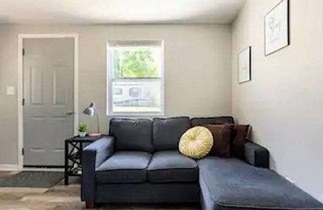 Cozy, Newly Updated 2 Bedroom
